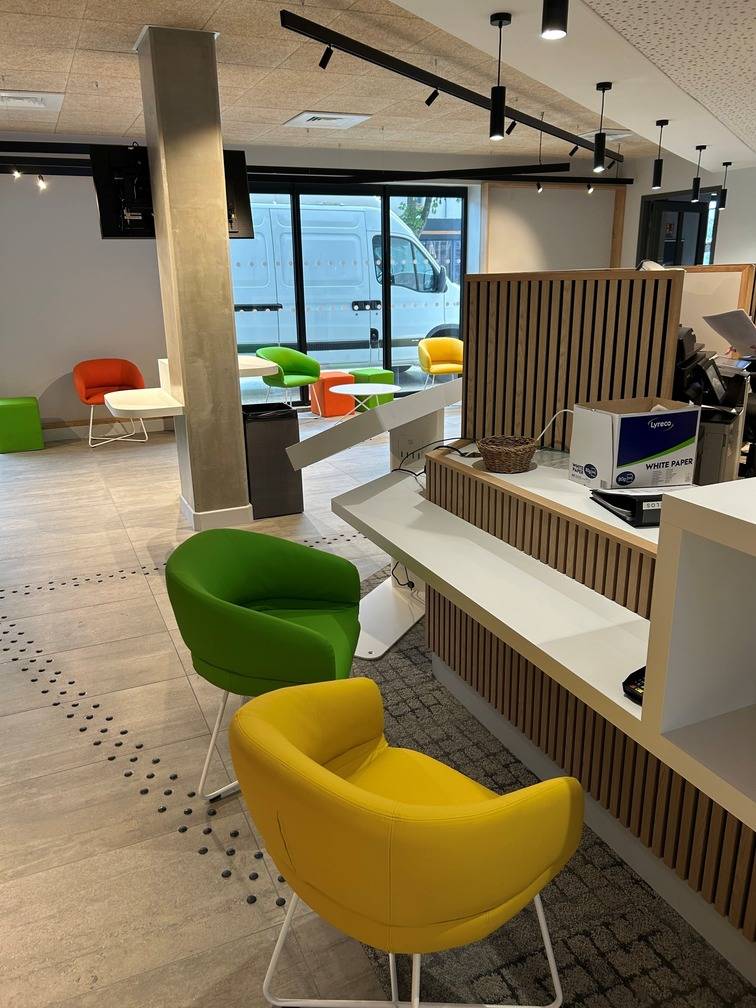 Mobilier de bureau, Matériel de bureau à La Chaussée Saint-Victor (2)