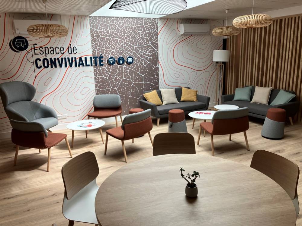 Mobilier de bureau, Matériel de bureau à La Chaussée Saint-Victor (4)